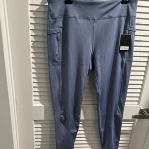 NWT Level Up Active Ladies Ankle Length Pants with Two Side Pockets.